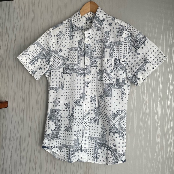 Express Shirt Men’s XS Button Up Paisley Casual Blue White - Picture 2 of 9